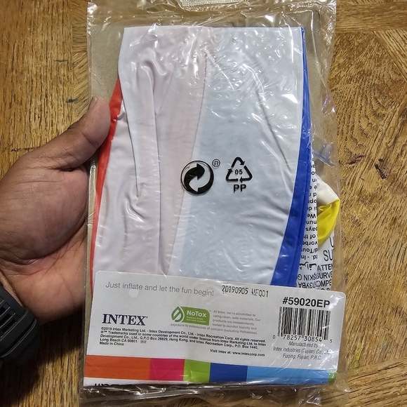 New Intex Beach Ball Inflatable 24" Colorful Glossy Panel Swimming Pool Toy see - Picture 2 of 4